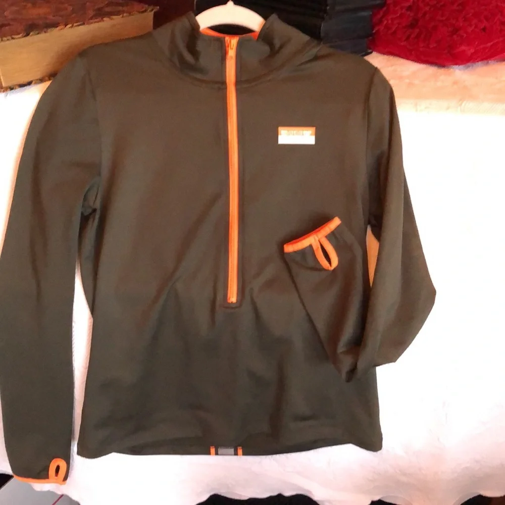 Victoria’s Secret PINK L pull over long sleeve athletic top & thumb hole sleeves - Picture 4 of 6